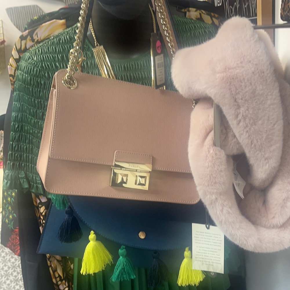 NWT BLUSH 100% AuthenTIC FURLA PINK BAG π£π· - Picture 2 of 7
